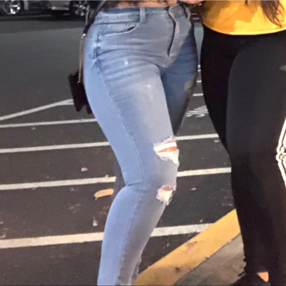 Bootyfull Stretchy Distressed Skinny Jeans - Picture 2 of 2